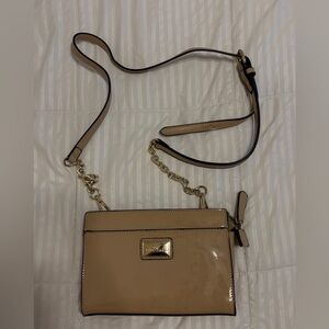 Simply Noelle Tan Crossbody Bag with Gold Chain